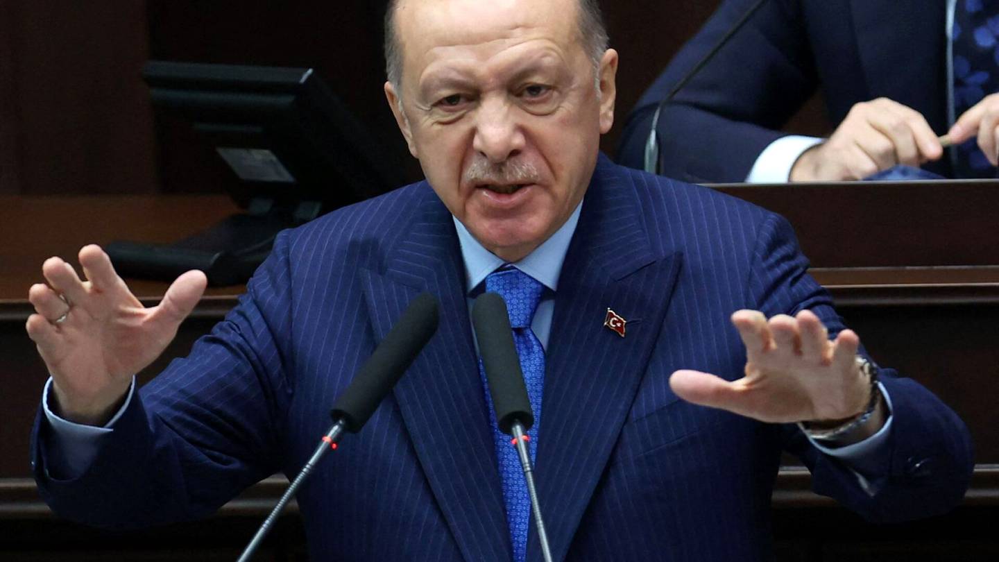 Turkki | Turkin presidentti Erdoğan hämmentää omilla talous­teorioillaan, jotka ovat jyrkässä ristiriidassa talous­tieteilijöiden kanssa