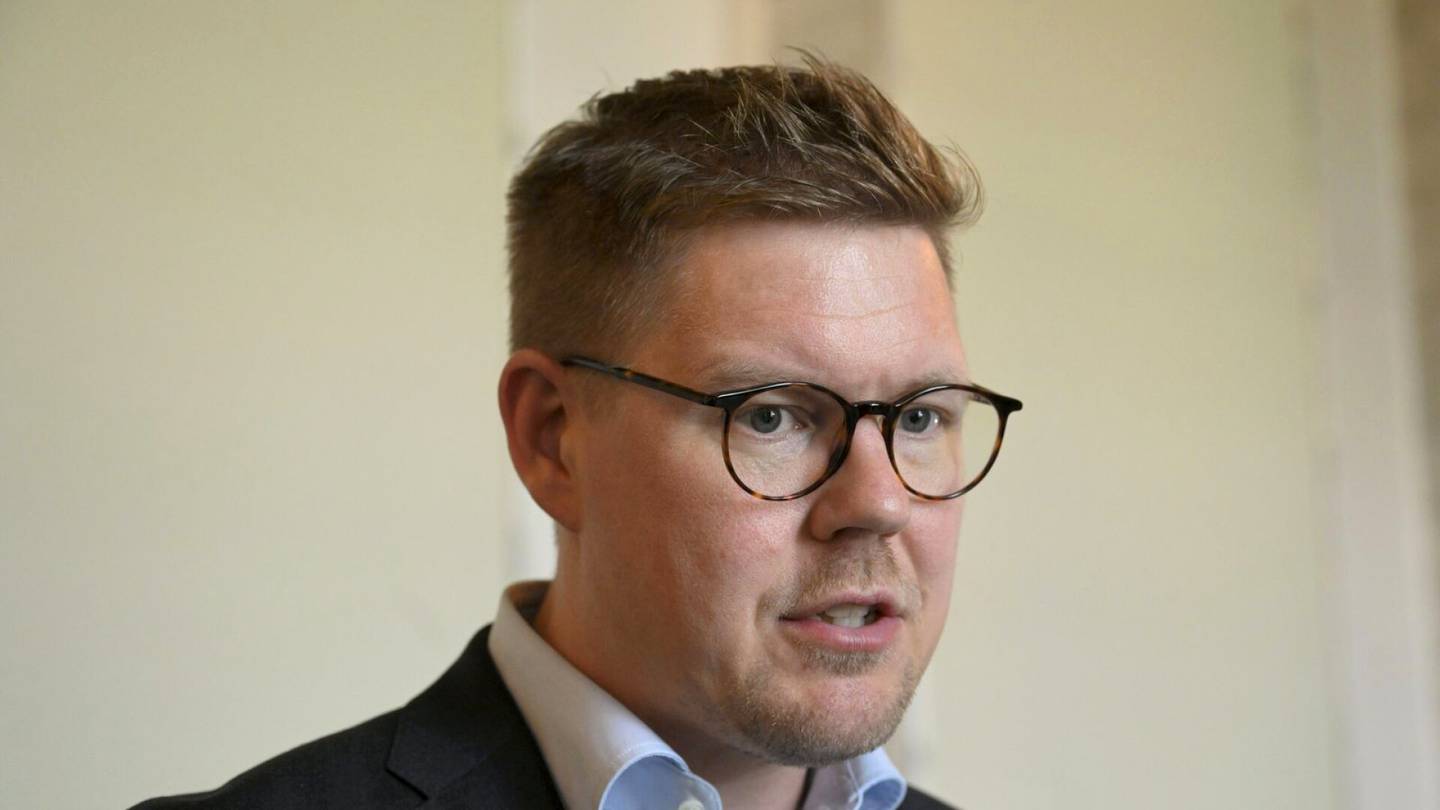 Vantaa | Antti Lindtman luopuu Vantaan kaupungin­valtuuston puheen­johtajuudesta