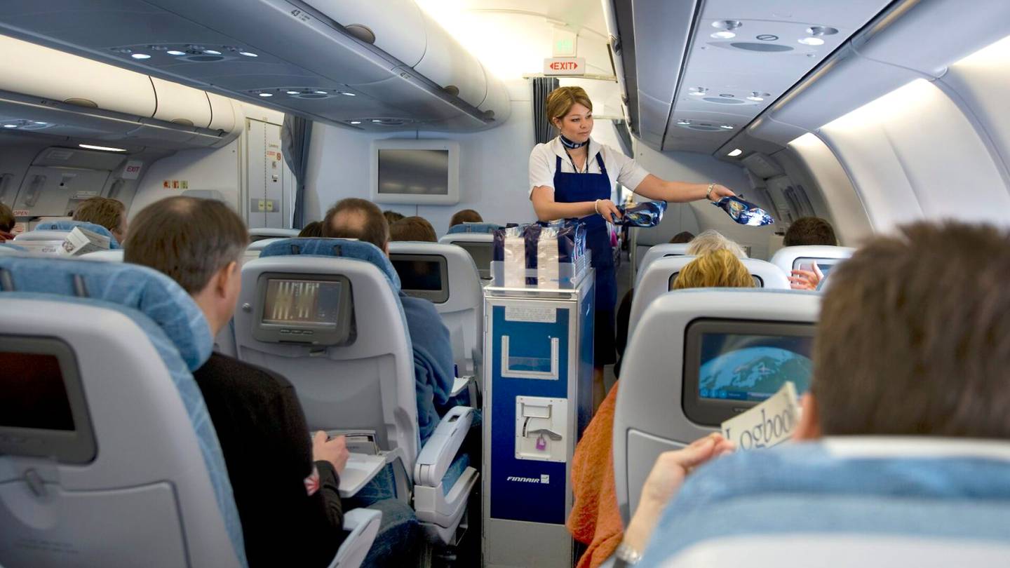 Ilmailu | Finnair lopettaa kosmetiikan ja muiden tuotteiden myynnin lennoillaan