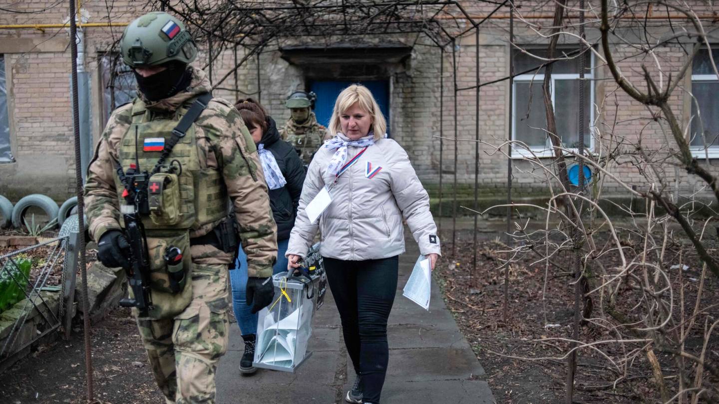 Venäjän presidentinvaalit | Vaaliuurnat aukesivat, useita ihmisiä pidätetty ”vandalismin” takia