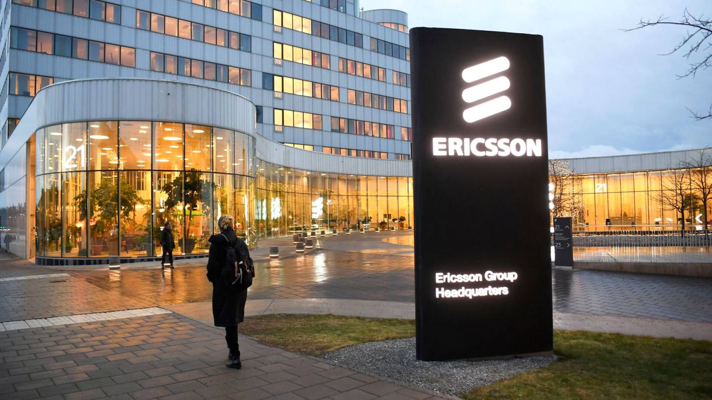 Tietoliikenne | Ericssonin osake halpenee voimakkaasti yhtiön kerrottua väärinkäytöksistään Irakissa