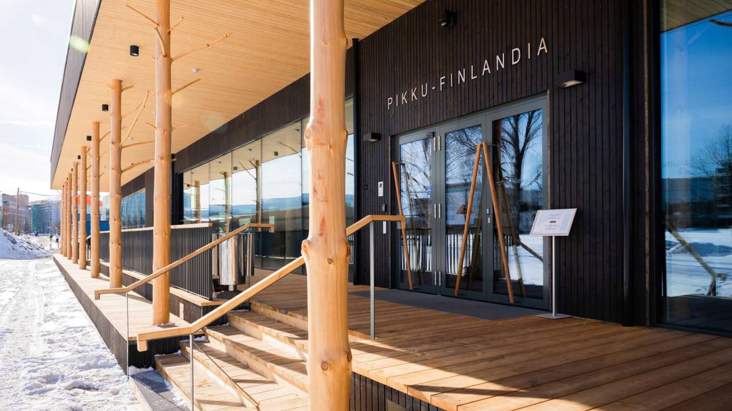 Kaupunkikulttuuri | Pikku-Finlandiasta kasvoi todellinen Töölön­lahden veto­naula, ja nyt sen kohtalo puhuttaa