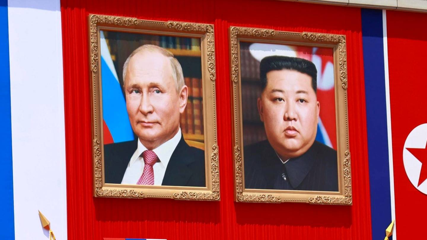 Kuvakooste | Valtavia Putin-kuvia ilmestyi Pohjois-Koreaan