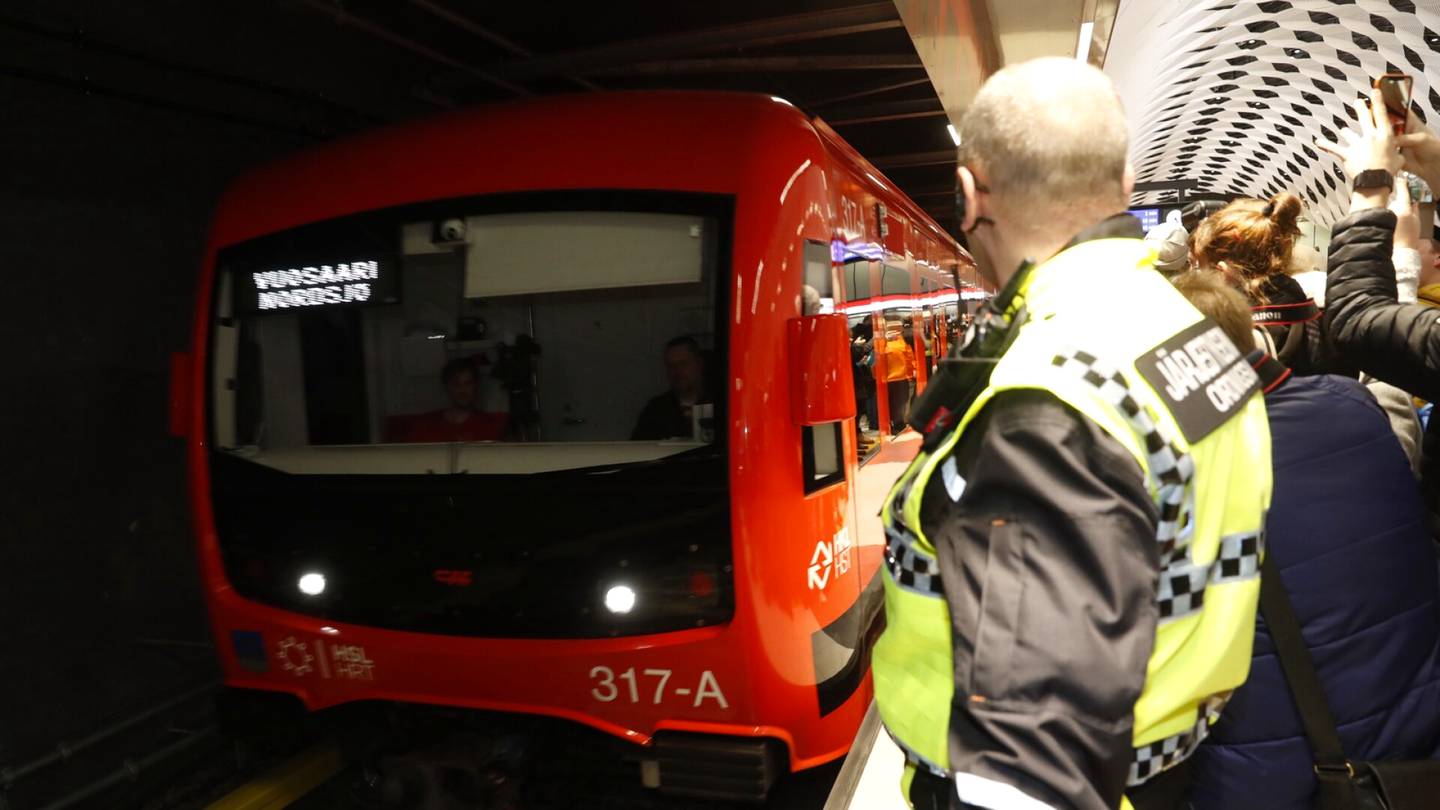 Joukkoliikenne | HKL: Helsinkiin pitää ostaa 25 uutta metro­junaa