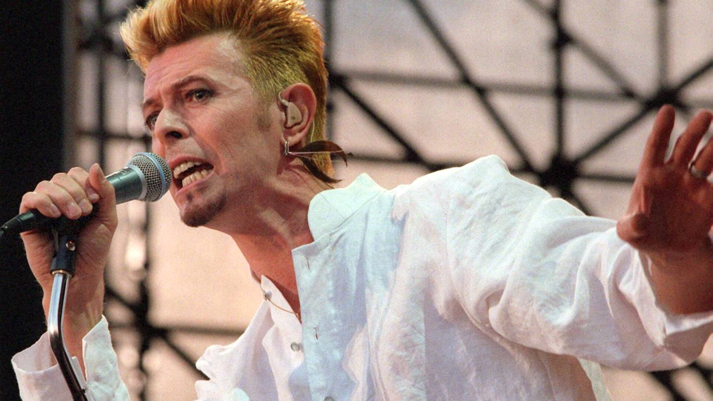Tänään televisiossa | Räiskyvä David Bowie -dokumentti on ihastuttavan outo tapaus
