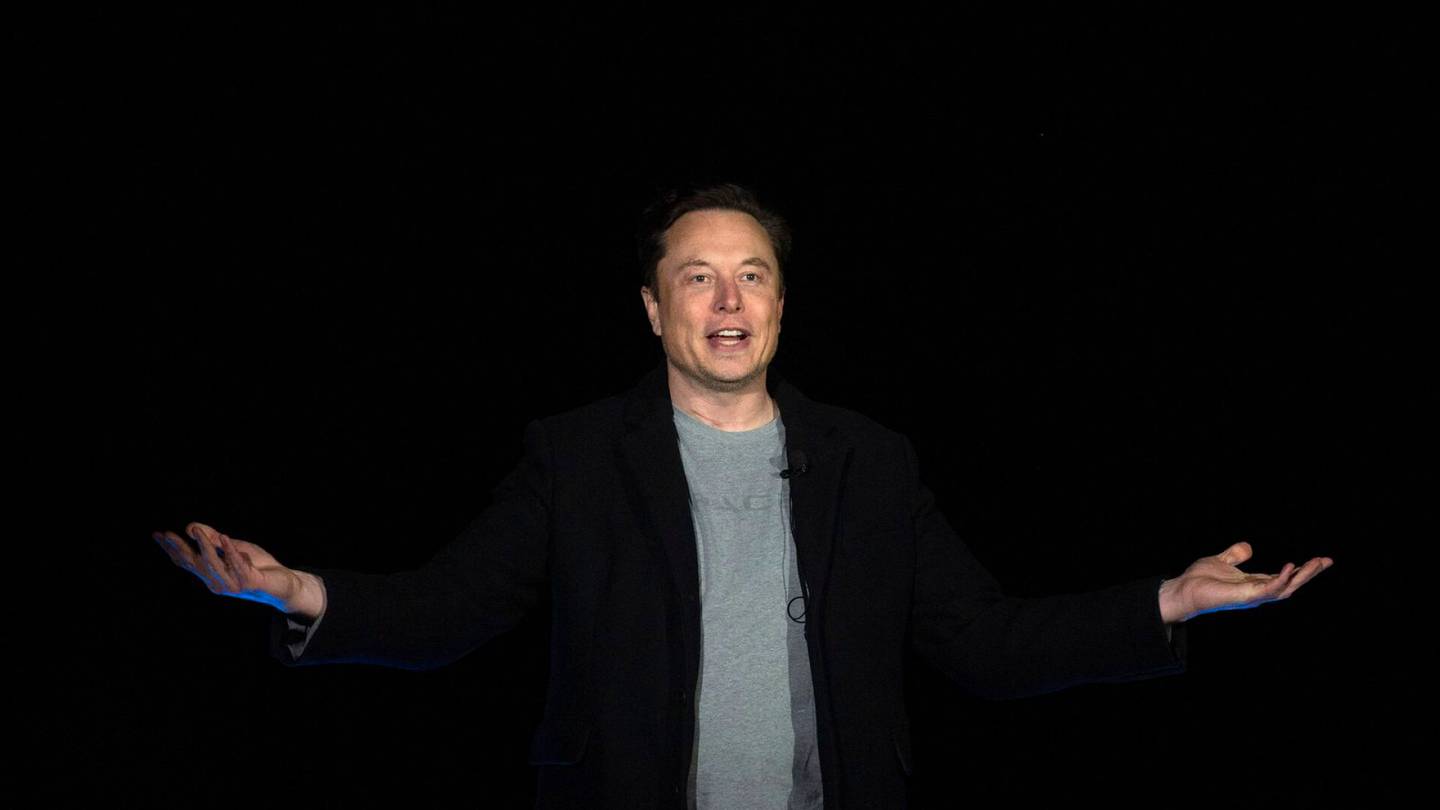 Sijoittaminen | Elon Muskin ja hänen veljensä osakekaupat joutuivat syyniin – Viranomainen tutkii, syyllistyivätkö Muskit sisäpiiri­kauppoihin Teslaa myydessään