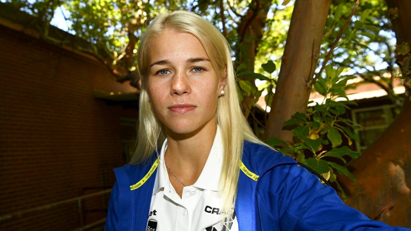 Yleisurheilun MM-kisat | Draamaa naisten maratonilla: kärkinainen joutui keskeyttämään, Alisa Vainio noussut 20 parhaan joukkoon – HS seuraa kisapäivää hetki hetkeltä