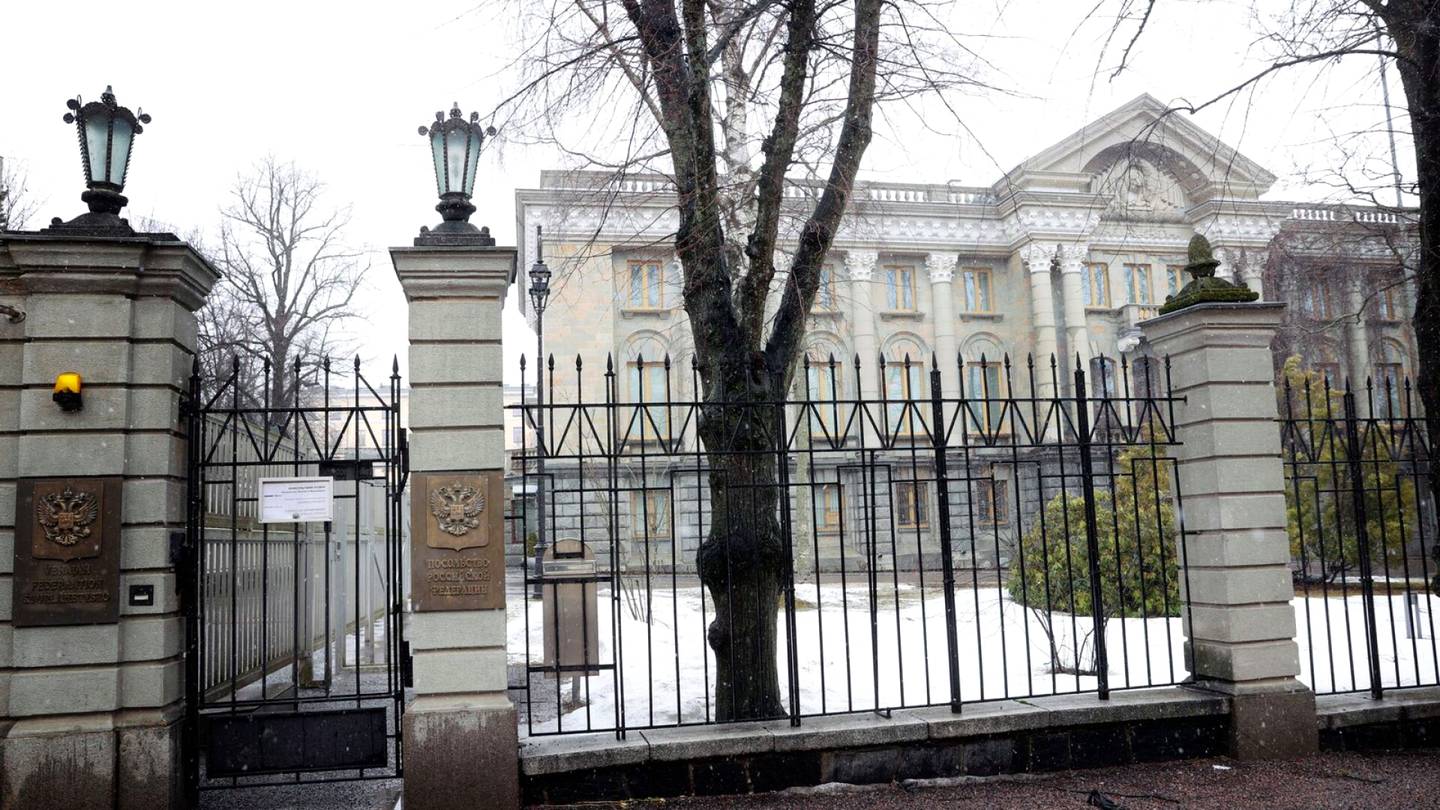 Kaksoiskansalaisuus | Venäjän suur­lähetystö ottaa kantaa presidentin­vaalien kaksois­kansalais­keskusteluun