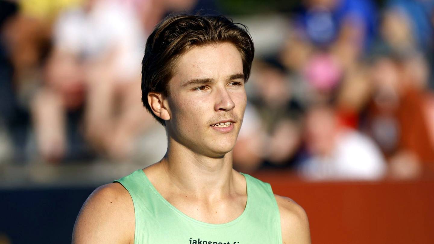 Yleisurheilu | Rasmus Vehmaa pinkoi taas nuorten Suomen ennätyksen 110 metrin aidoissa
