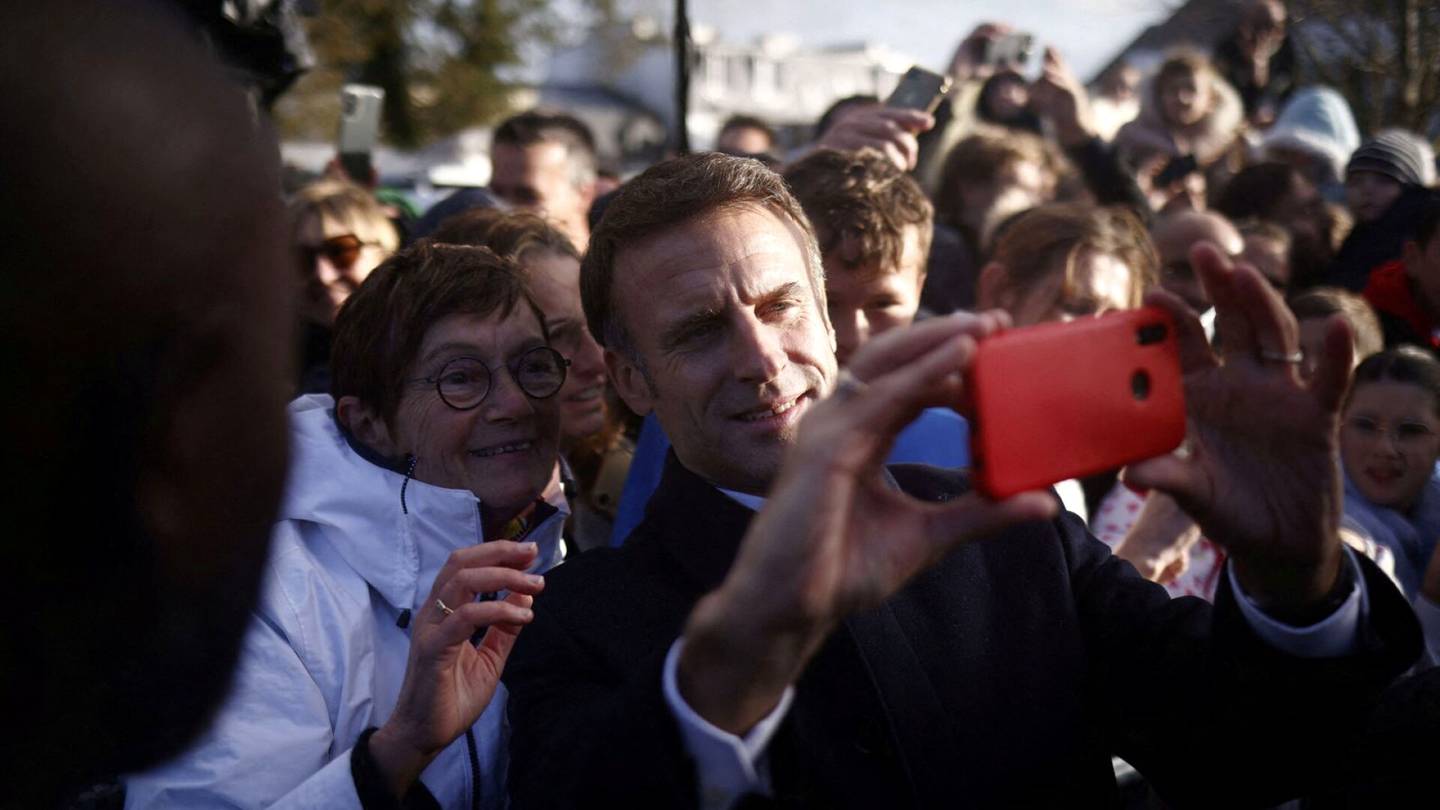 Ihmisoikeudet | Macron haluaa lisätä abortti­oikeuden Ranskan perustus­lakiin