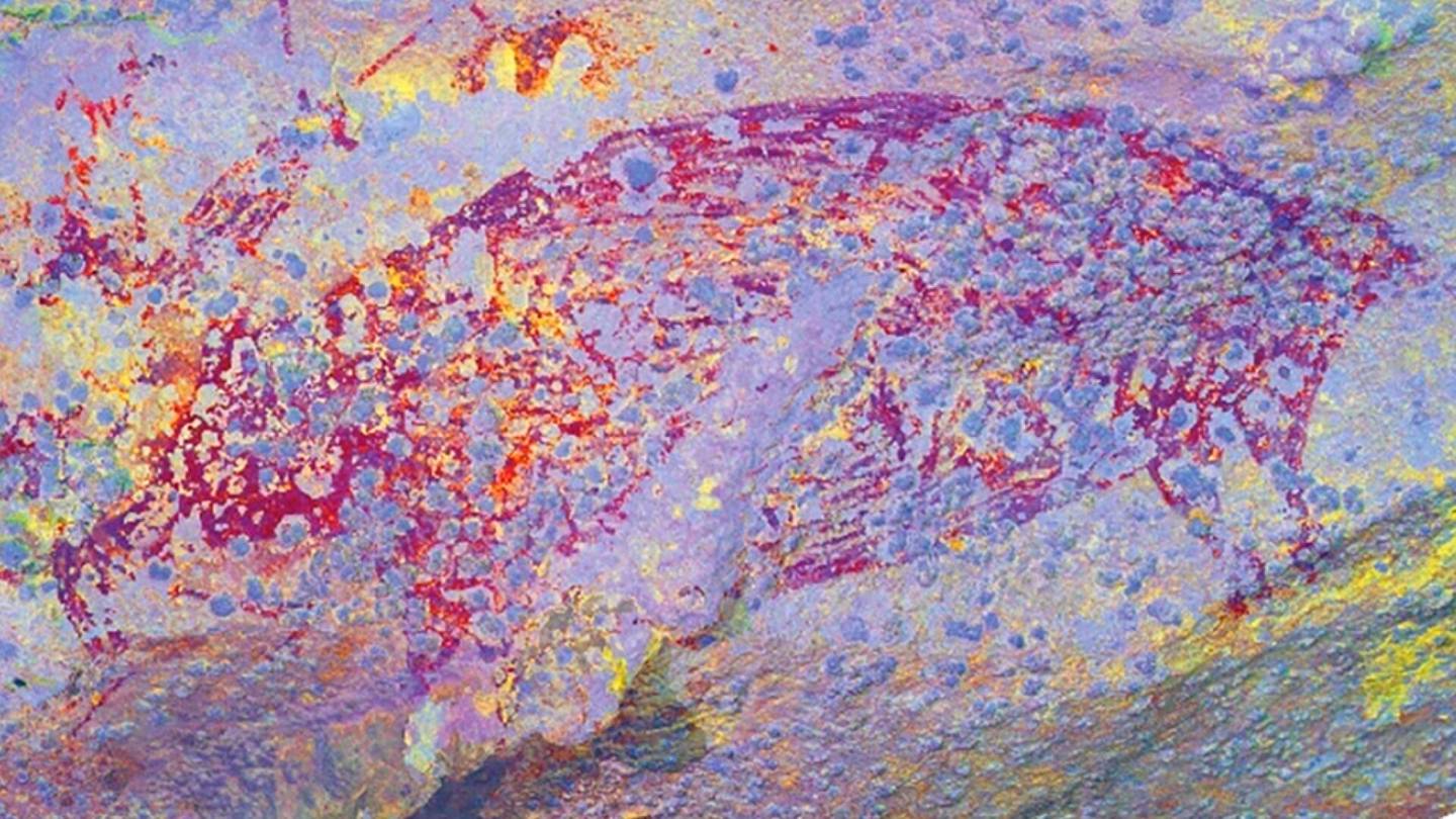 Esihistoria | Vanhin tiedetty luolamaalaus yli 51 000 vuoden takaa esittää sikaa ja kolmea ihmistä