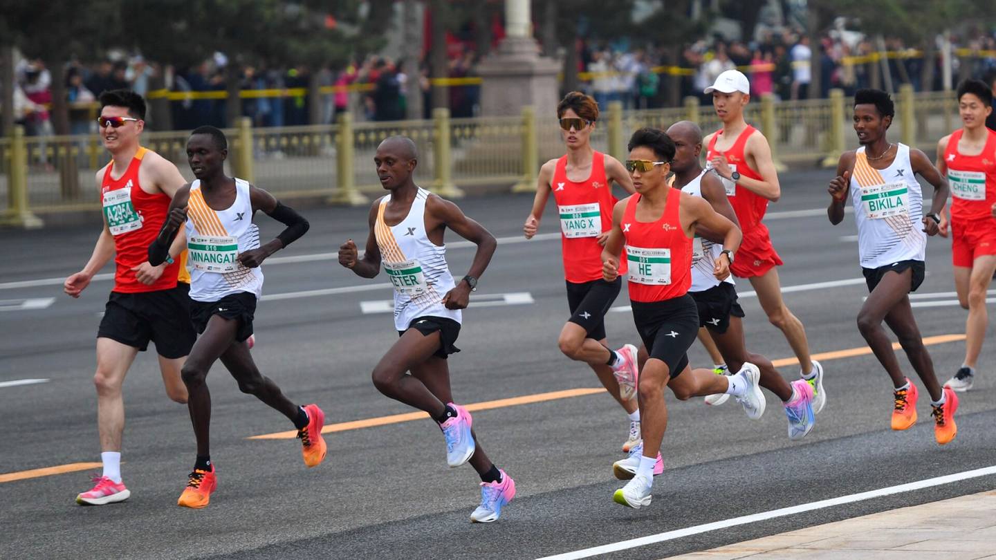 Yleisurheilu | Pekingin puolimaratonista nousi kohu – nyt juoksija esitti uuden selityksen tapahtuneelle