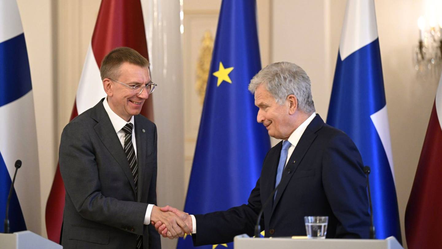 Kansainväliset suhteet | Latvian presidentti Rinkēvičs Helsingissä: Varautuminen Venäjän uhkaan on jatkuvaa