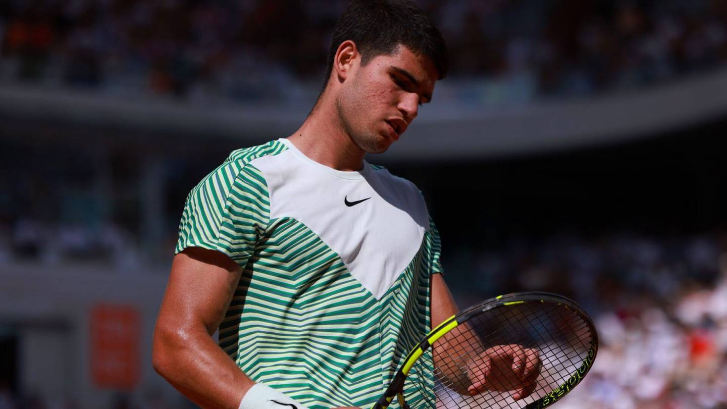 Tennis | Carlos Alcarazin lihaskrampit johtuivat Novak Djokovicin kohtaamisen aiheuttamasta jännityksestä