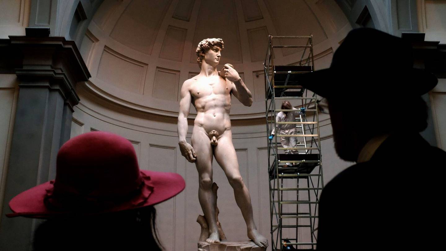 Renessanssi | Italialainen museo kutsuu floridalaisen koulun johto­kunnan katsomaan Daavid-veistosta