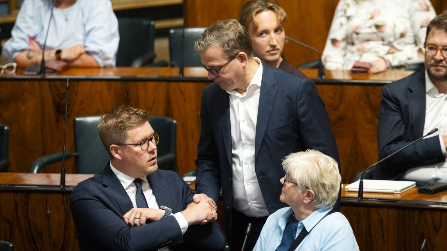 Puolueet | Ylen gallup: Kolmen kärki nousussa