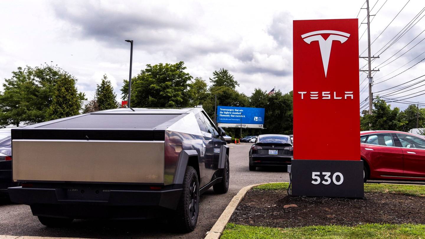 Osavuosikatsaukset | Teslan tulos romahti: voittoa 45 prosenttia vähemmän