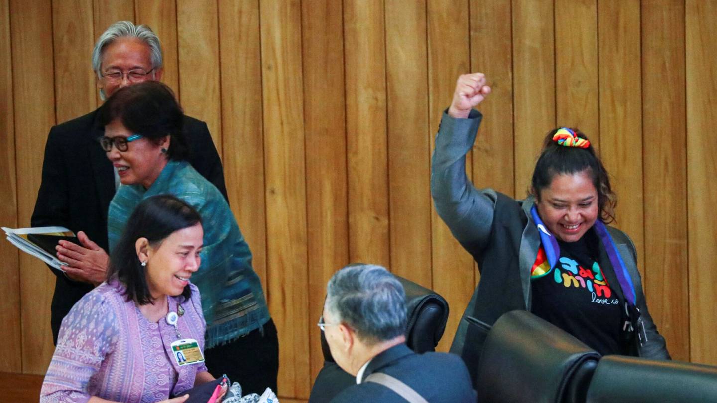 Tasa-arvo | Thaimaan senaatti hyväksyi tasa-arvoisen avioliittolain