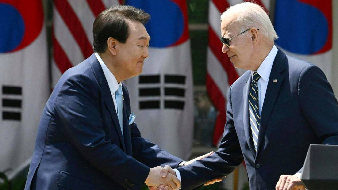 Turvallisuuspolitiikka | Etelä-Korean presidentti: Rauha Korean niemi­maalla toteutuu vain voima­politiikan avulla