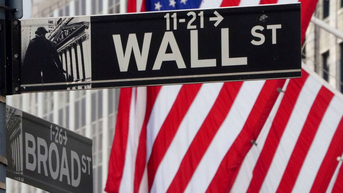 Pörssit | Yhdysvaltain keskus­pankin vauhdittama nousu hiipumassa Wall Streetillä