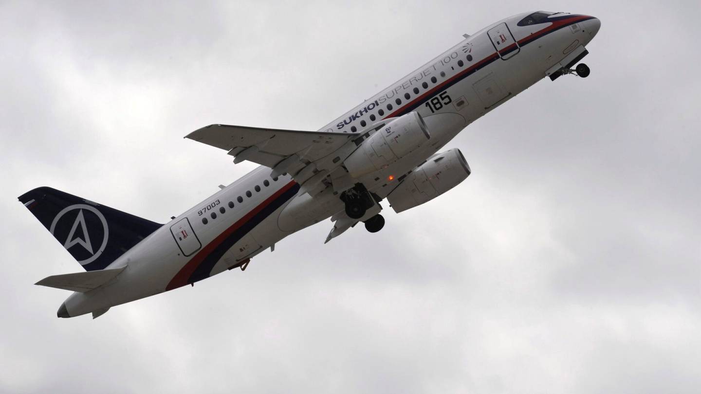 Venäjä | Testi­lennolla ollut matkustaja­kone syöksyi maahan, kolme ihmistä kuoli