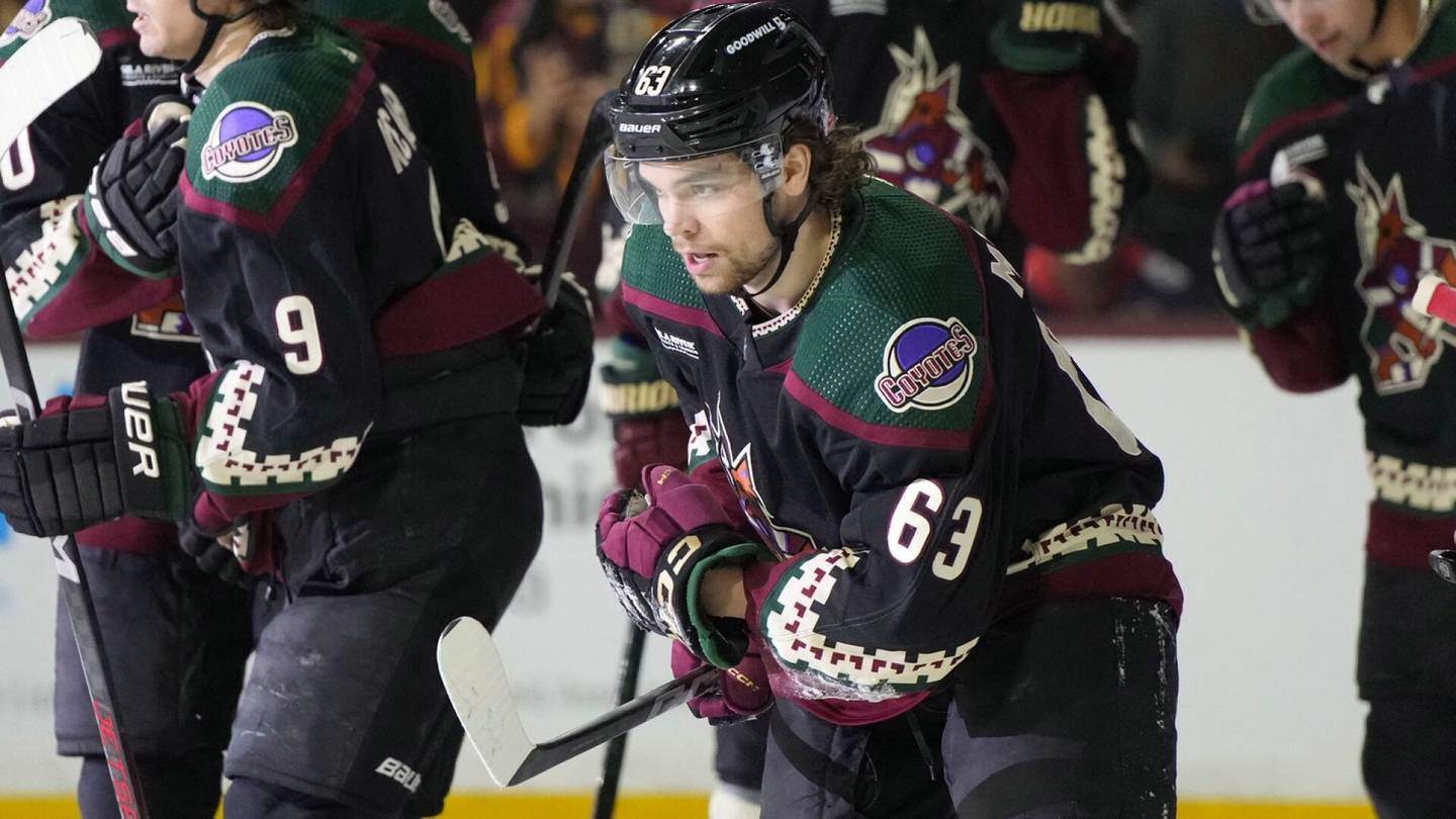 Jääkiekko | NHL-seura on muuttamassa Lauri Markkasen kaupunkiin – ESPN: pelaajille kerrottiin ennen ottelua