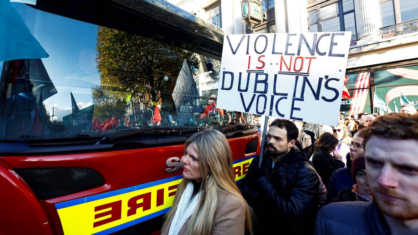 Irlanti | Dublinin veitsi­hyökkäyksessä haavoittuneet pikku­tyttö ja nainen yhä sairaalassa