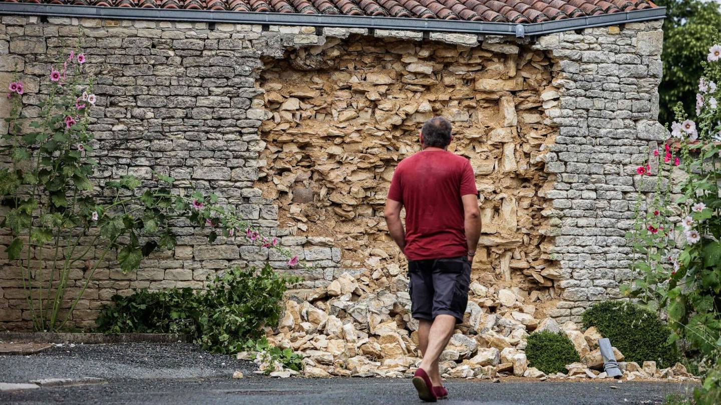 Ranska | Harvinainen maan­järistys vaurioitti kymmeniä asuin­taloja Länsi-Ranskassa