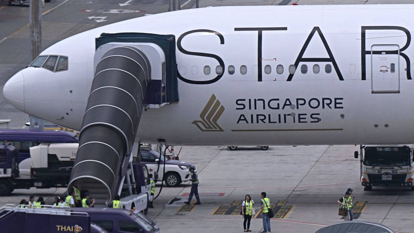 Lentäminen | Kaksikymmentä ihmistä tehohoidossa Singapore Airlinesin lennon jälkeen