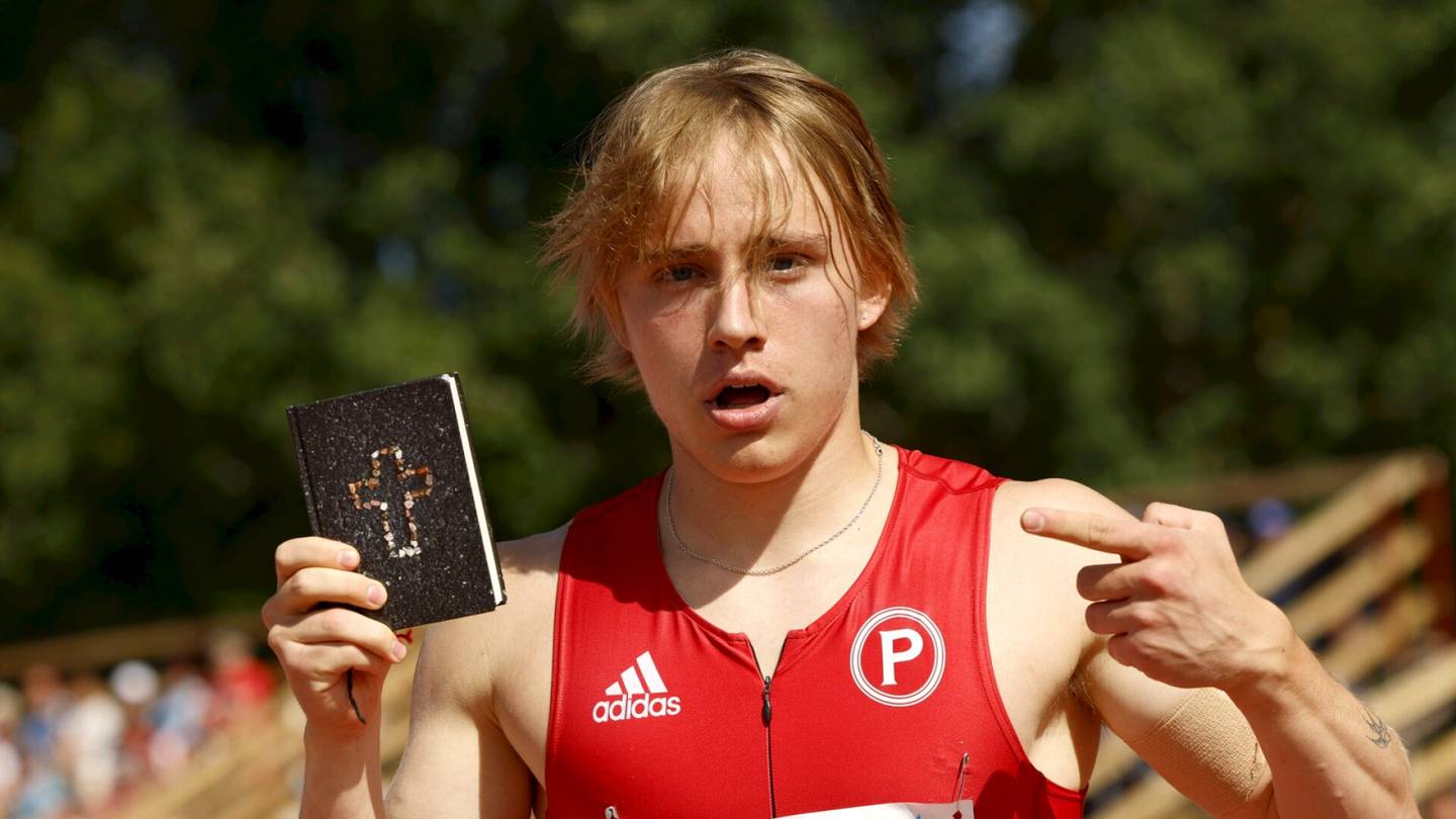 Yleisurheilu | Suomen mestari Antti Sainio, 19, haki Raamatun käsiinsä heti SM-kullan ratkettua – kertoo nyt, miksi