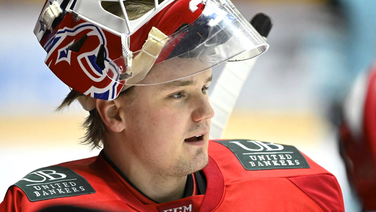 Jääkiekko | HIFK:n mestaruushaaveet tiivistyvät sensaatiomaiseen Roope Taposeen – tieto NHL:stä naurattaa