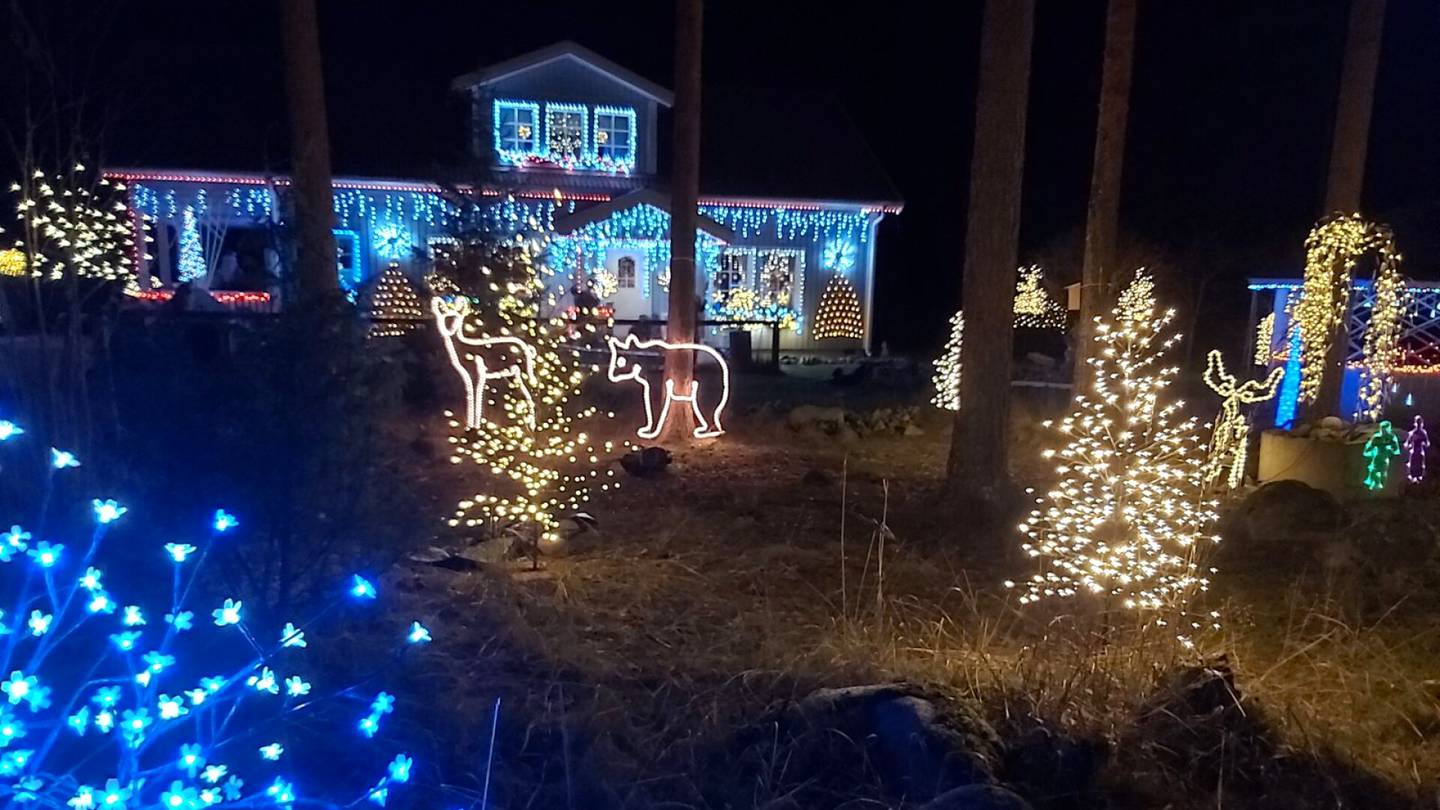 Sähkö | Pysäyttävä jouluvalotalo ajautui sähkökriisin armoille: ”Ei tuntuisi korrektilta”