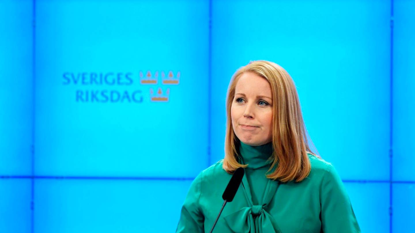 Ruotsin vaalit | Annie Lööf eroaa Ruotsin keskusta­puolueen puheen­johtajan paikalta