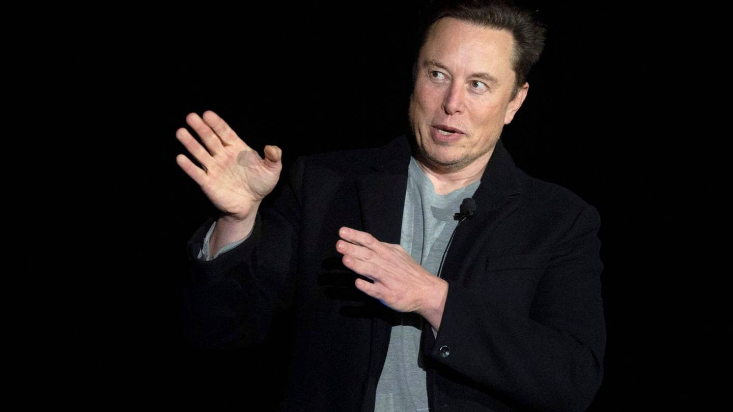 Yrityskaupat | Elon Musk perustelee Twitter-kaupan perumista nyt myös entisen turvallisuusjohtajan irtisanomisrahalla