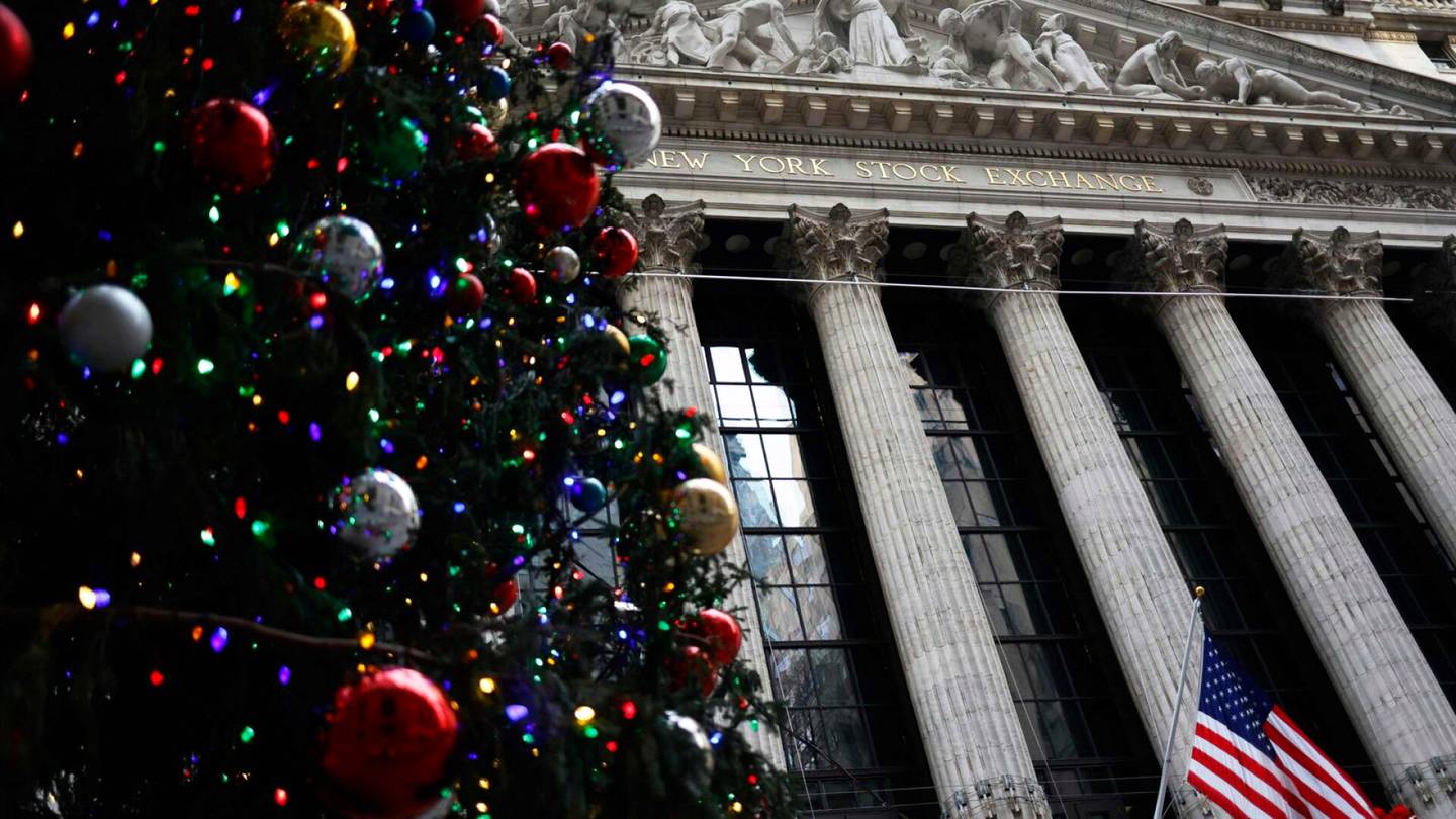 Pörssit | Wall Streetillä laskua vahvasti edenneen vuoden viimeisenä pörssi­päivänä