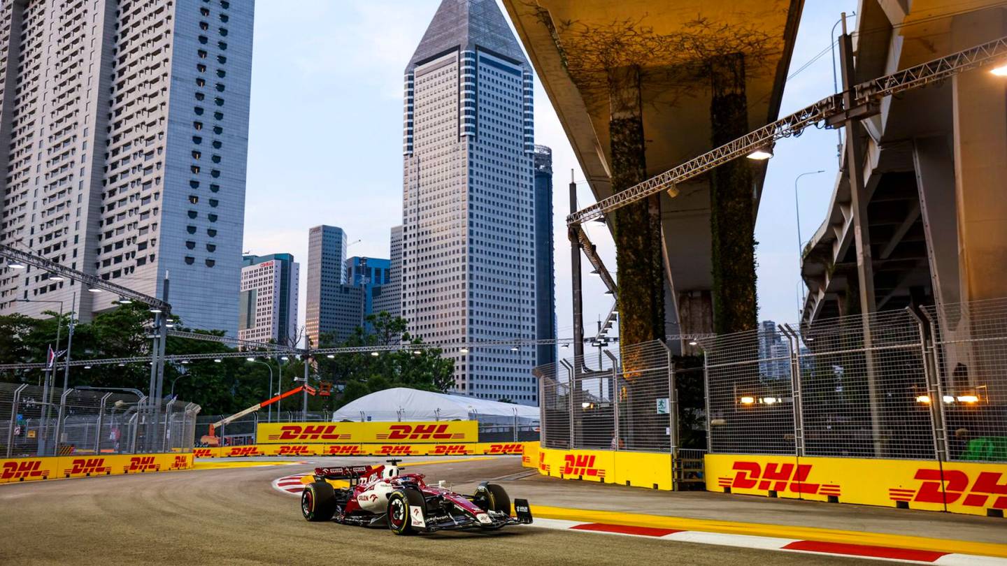 Formula 1 | Nouseeko Valtteri Bottas pisteille Singaporessa? – HS seuraa hetki hetkeltä F1-kisaa, jonka lähtö siirtyy yli tunnilla sateen takia