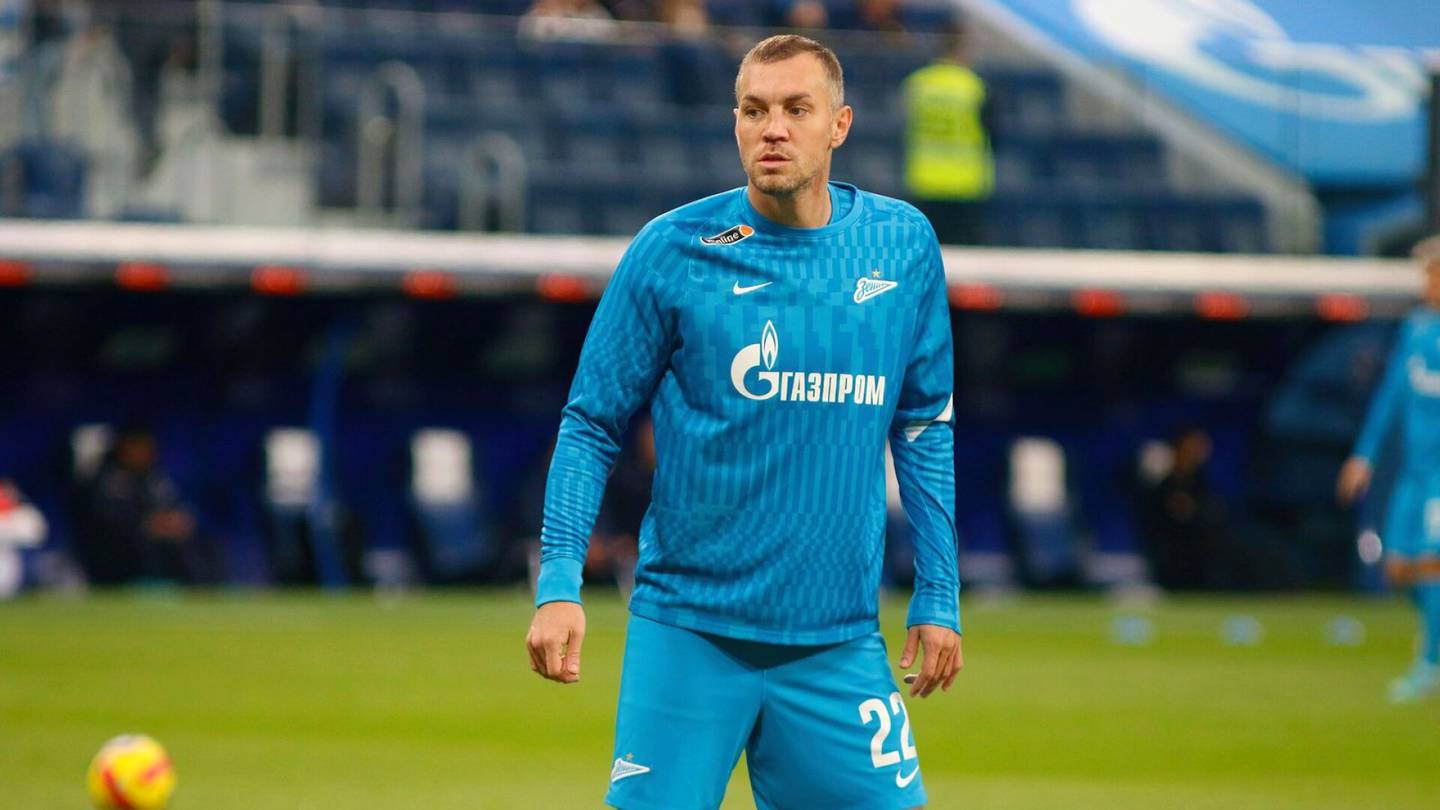 Jalkapallo | Venäjän kapteeni Artjom Dzjuba kieltäytyi maajoukkueesta perhesyistä, Christian Eriksen palaa Tanskan joukkueeseen