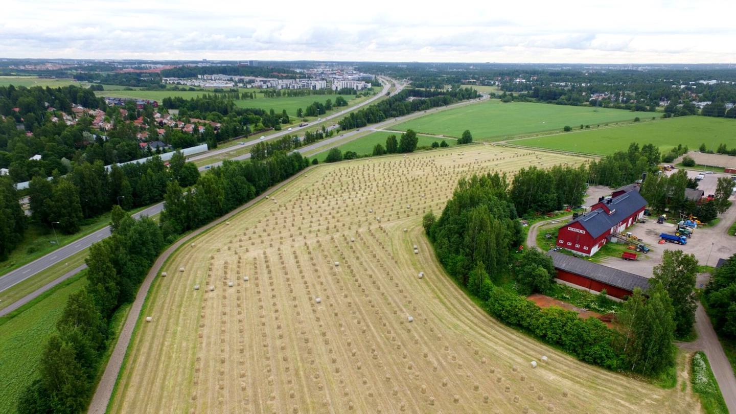 Tutkimukset | Suomen pelto­maista löytyy yleisesti torjunta-aine­jäämiä, osasta myös nykyisin kiellettyjä aineita