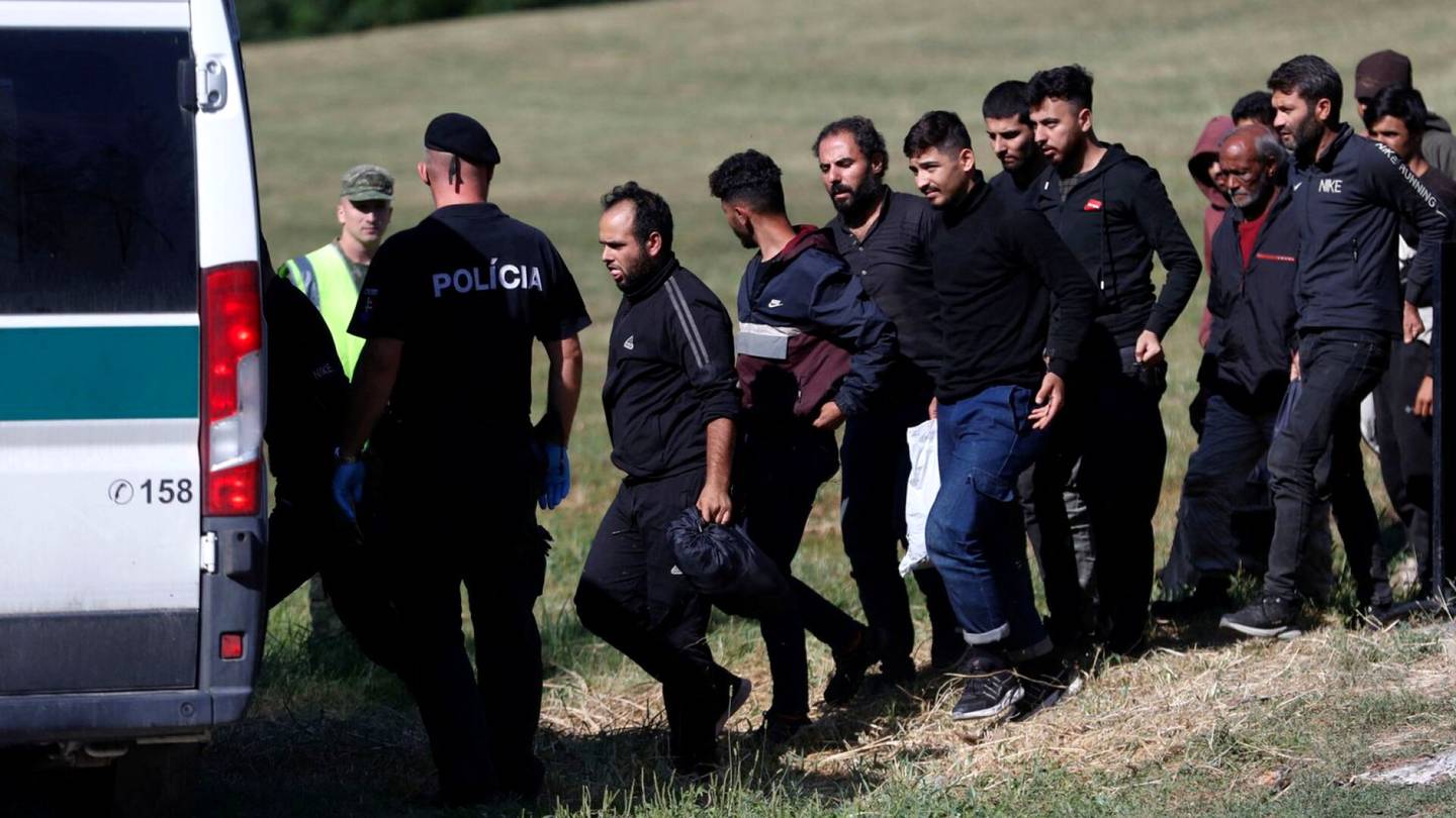 Siirtolaisuus | Slovakialaiset vaativat tiukempaa raja­valvontaa – Laittomien siirtolaisten määrä Unkarista lisääntynyt viime viikkoina