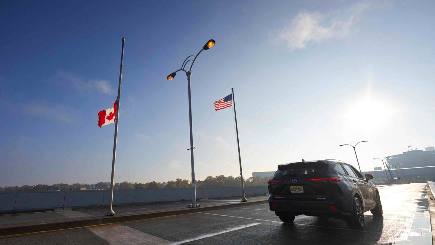 Pohjois-Amerikka | Ajoneuvo räjähti Kanadan ja Yhdys­valtain rajalla – FBI tutkii terrorismi­rikoksena, kertovat lähteet Foxille