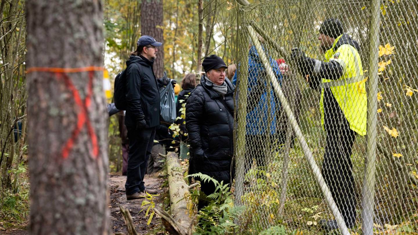 Ympäristö | Mielenosoittajat ovat edelleen Stansvikin­kallion metsässä