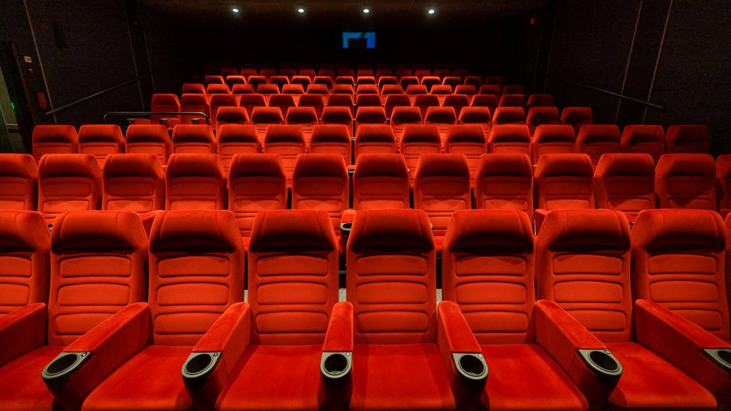 Tapahtumat | Käynnit teattereissa ja elokuvissa laskivat Ruotsissa – Suomessa yleisö­käyttäytyminen on vaihtelevaa