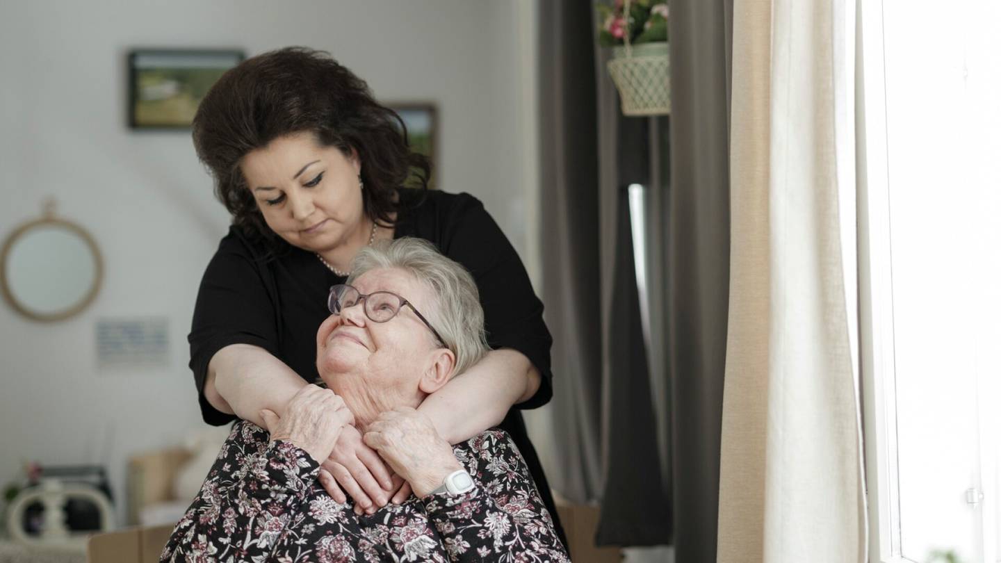 HS Siikajoella | Ysikymppinen Irja Harju on linnoittautunut yksin huoneeseensa – Tällaista on ”yhteisöllinen asuminen”, jonka pitäisi ratkaista vanhusten­hoidon ongelmat
