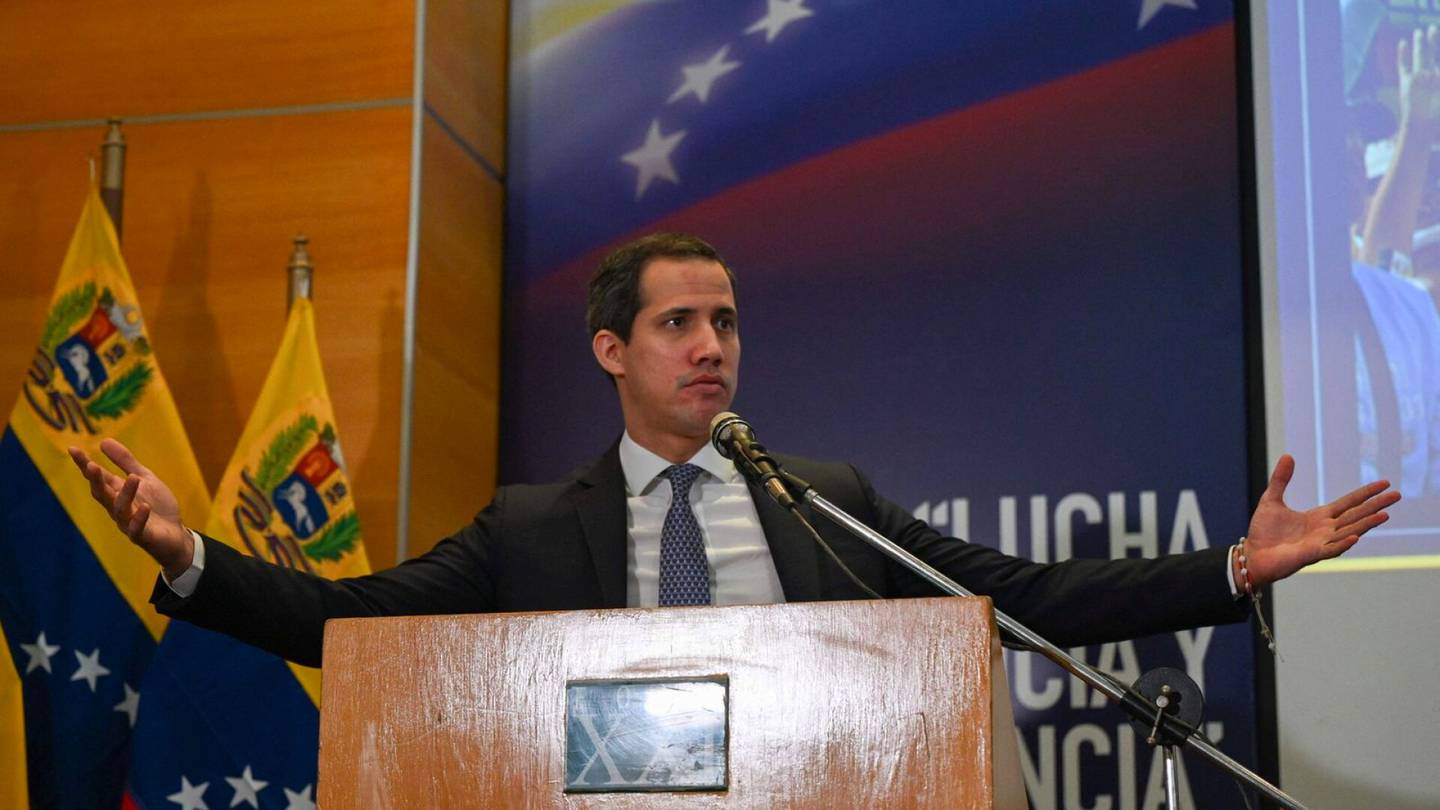 Venezuela | Oppositio äänesti Juan Guaidon väliaikais­hallinnon purkamisen puolesta