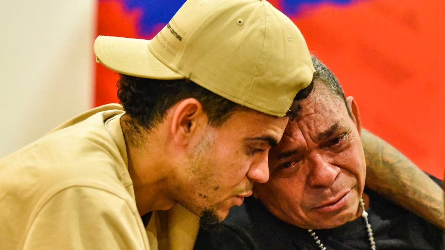 Jalkapallo | Luis Diaz tapasi sieppauksesta selvinneen isänsä – tunteikas hetki tallentui videolle