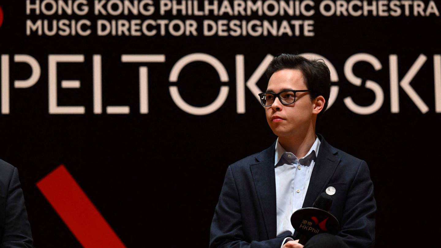 Klassinen musiikki | 24-vuotias suomalainen valittiin nuorimpana koskaan Hongkongin filharmonisen orkesterin johtoon