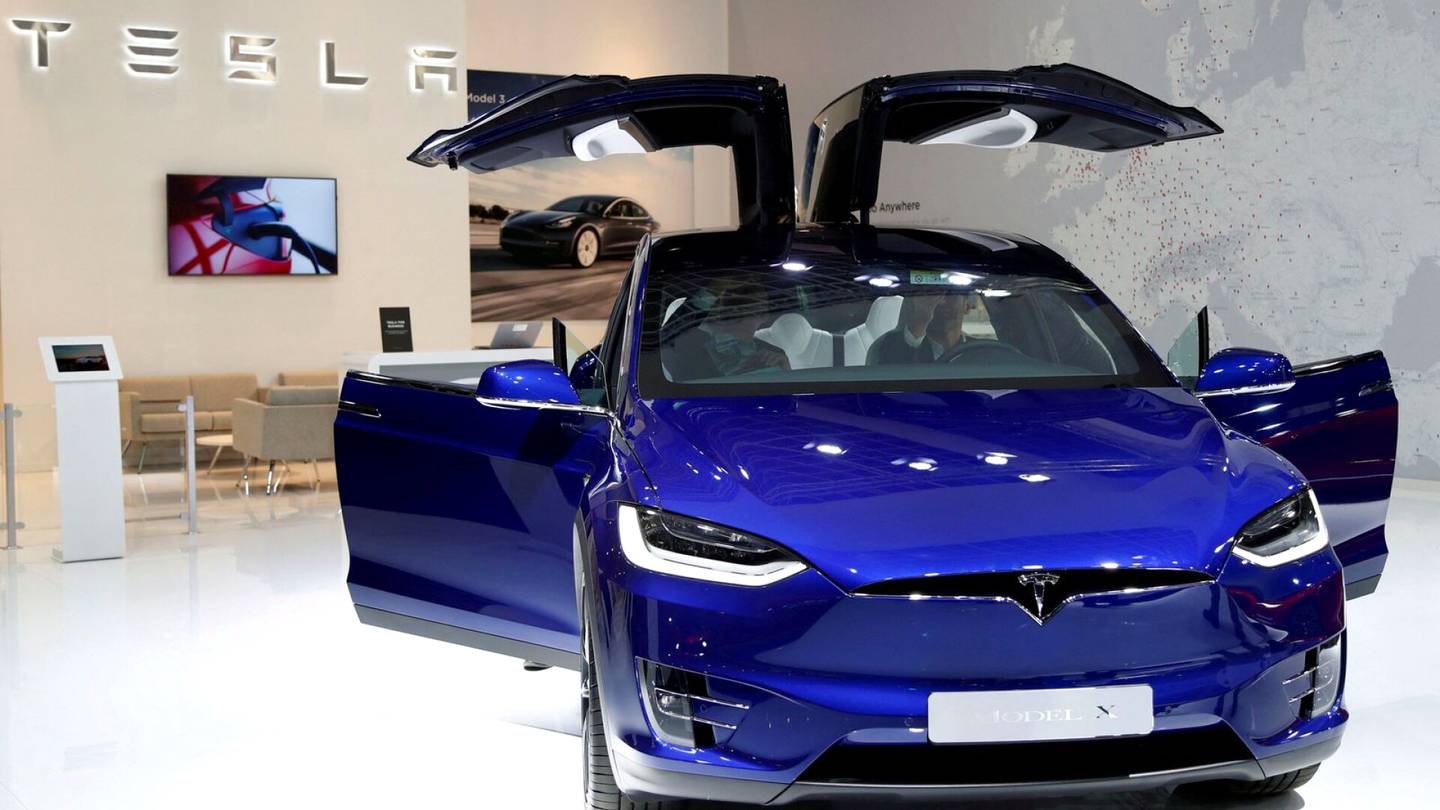 Autot | Tesla sääti jälleen hintojaan: Luksusmalli halpeni USA:ssa jopa 10 000 dollarilla
