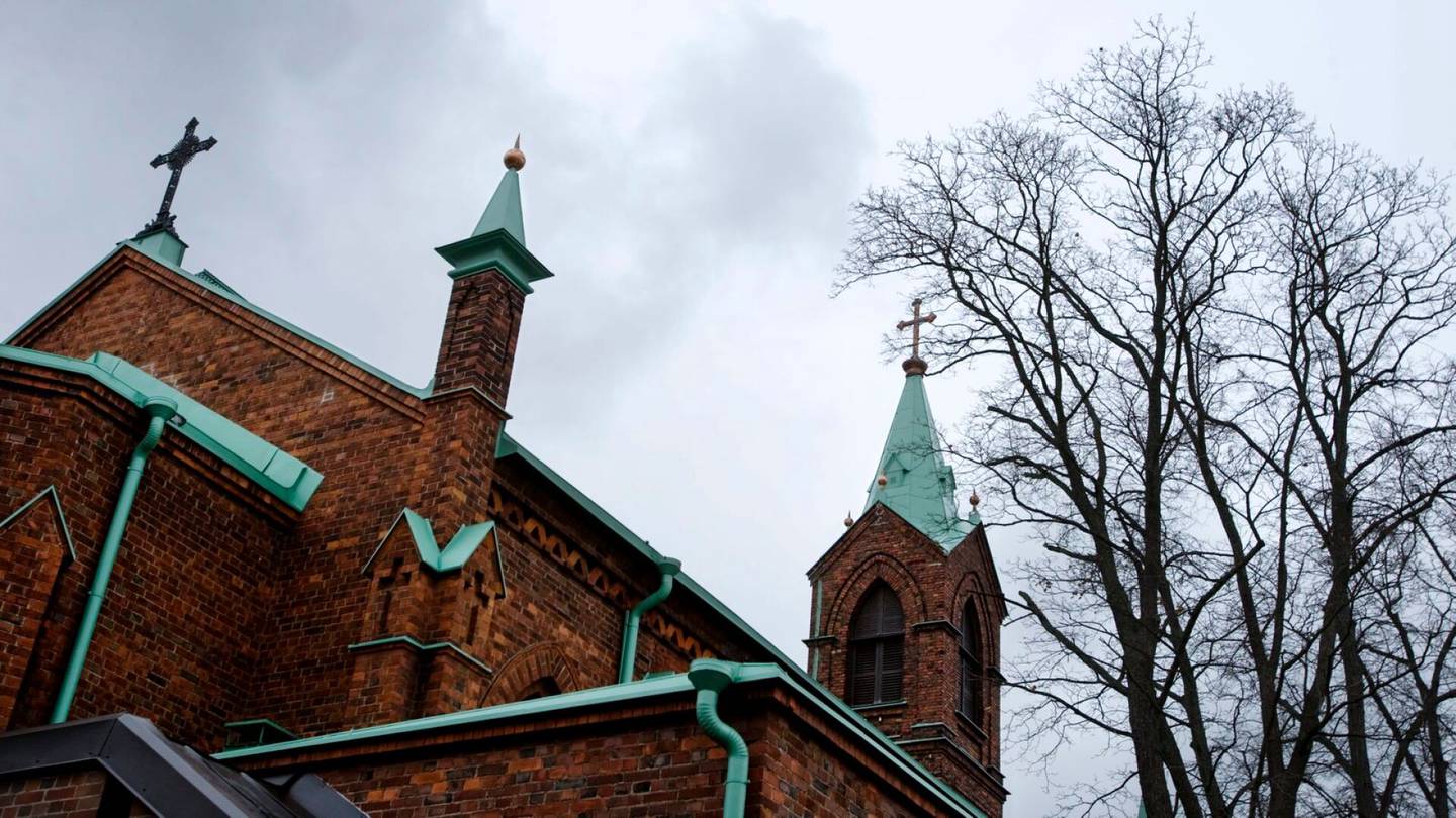 Katolinen kirkko | Paavi Franciscus on nimennyt Helsinkiin uuden piispan