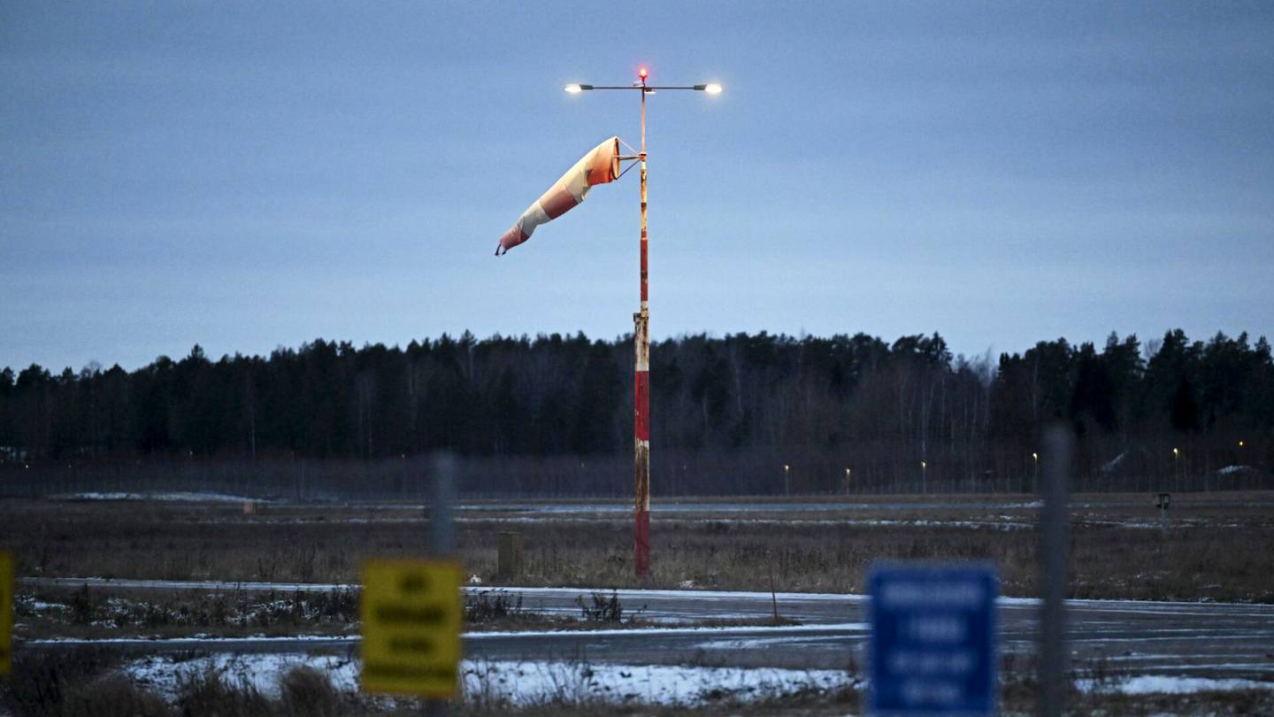 Lentäminen | Maakunta­lentojen tuet valittiin Suomen Luonnon vuoden turhakkeeksi