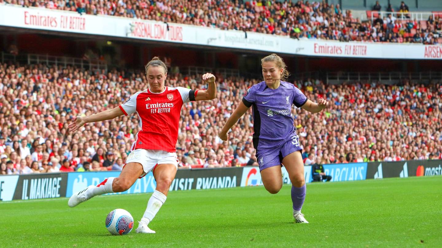 Jalkapallo | Uusi yleisöennätys naisten liigaottelussa Englannissa – siihen Arsenalin ilo päättyikin